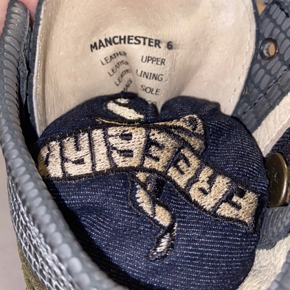 Like NEW in box size 6 Freebird Manchester Blue Snake - Picture 7 of 9